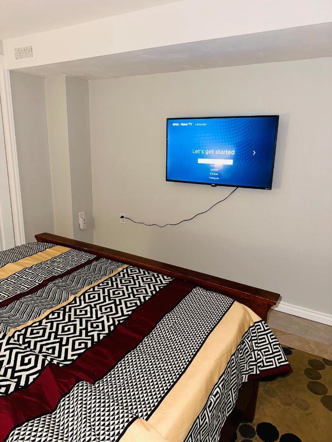 Deluxe Double Room- Hazel Stays Mississauga Exterior foto