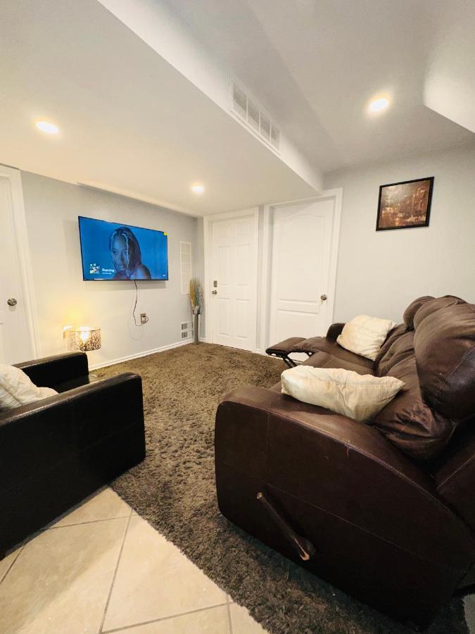 Deluxe Double Room- Hazel Stays Mississauga Exterior foto